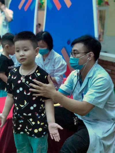 KHÁM SỨC KHỎE ĐỢT I CHO TRẺ NĂM HỌC 2020 - 2021
