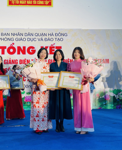 TRAO GIẢI HỘI THI "XÂY DỰNG BÀI GIẢNG ĐIỆN TỬ, BÀI GIẢNG ĐIỆN TỬ STEM/STEAM, THIẾT BỊ DẠY HỌC SỐ VÀ SẢN PHẨM CNTT" NĂM HỌC 2023-2024 DO NGÀNH GD&ĐT QUẬN HÀ ĐÔNG TỔ CHỨC