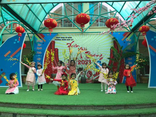 Các tiết mục văn nghệ vui tươi, rộn ràng chào đón ngày khai mạc Lễ hội