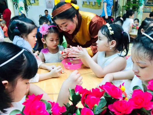 Chúng mình cùng nhau so tài nặn Tò He nhé