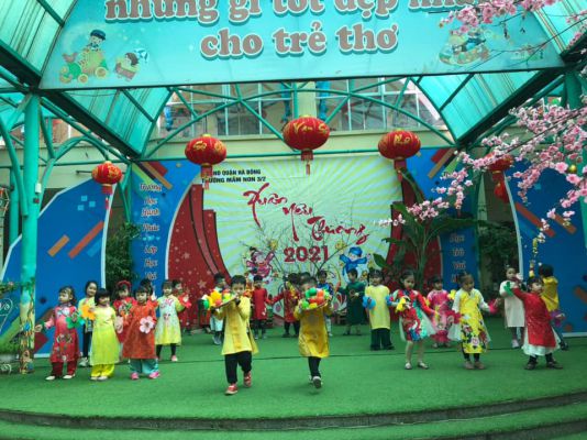 Tiết mục văn nghệ của các bạn nhỏ lớp B4