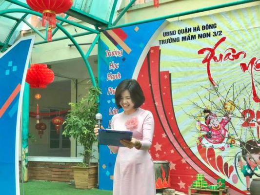 Cô Dương Thị Thanh Hương - Hiệu trưởng nhà trường