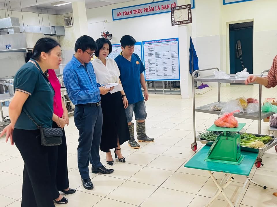 ĐẢM BẢO QUI TRÌNH BẾP MỘT CHIỀU - KIỂM SOÁT CHẶT CHẼ NGUỒN GỐC THỰC PHẨM TẠI BẾP ĂN BÁN TRÚ TRƯỜNG MẦM NON 3-2